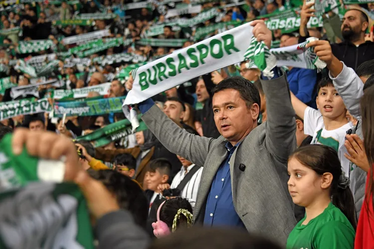 Bursa Osmangazi’den şampiyonluk yolunda Bursaspor’a tam destek