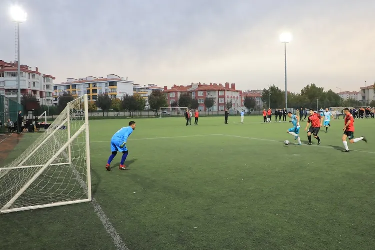 Konya Karatay’da birimler futbolda buluştu