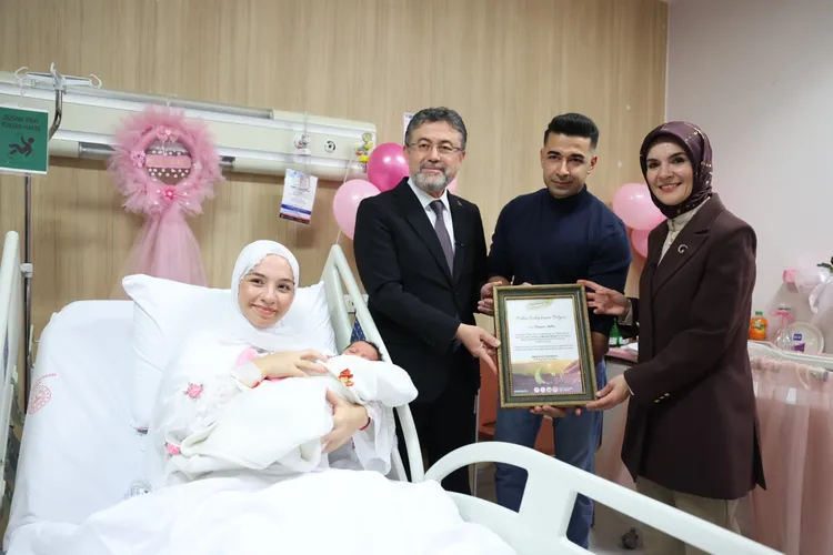 “Her Aile 1 Fidan” projesi başladı… Yeni doğan bebekler ve çiftler için fidan dikiliyor