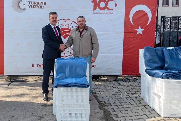 Bursa Gemlik’te 19 zeytin üreticisine ekipman desteği